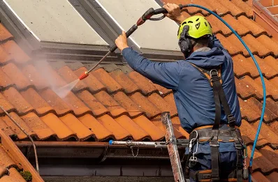 Démoussage et hydrofuge de toiture à Roupy
